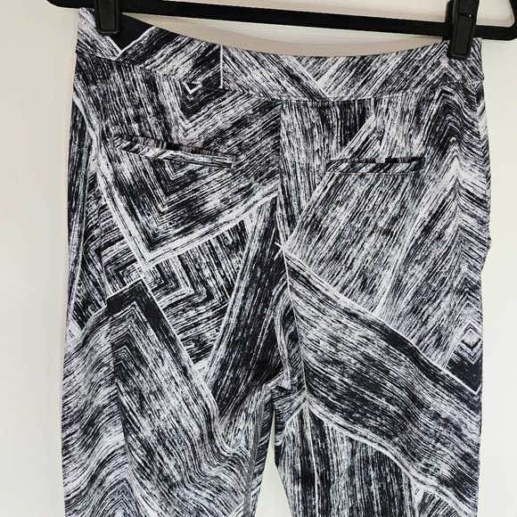 EUC Lululemon Jet Crop Pant Jogger Heat Wave size 6 Medium - Picture 5 of 15